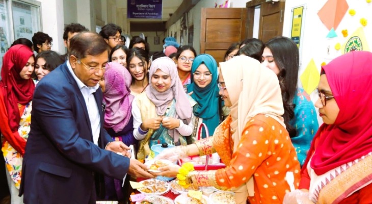 ঢাকা বিশ্ববিদ্যালয়ে শীতকালীন পিঠা উৎসব